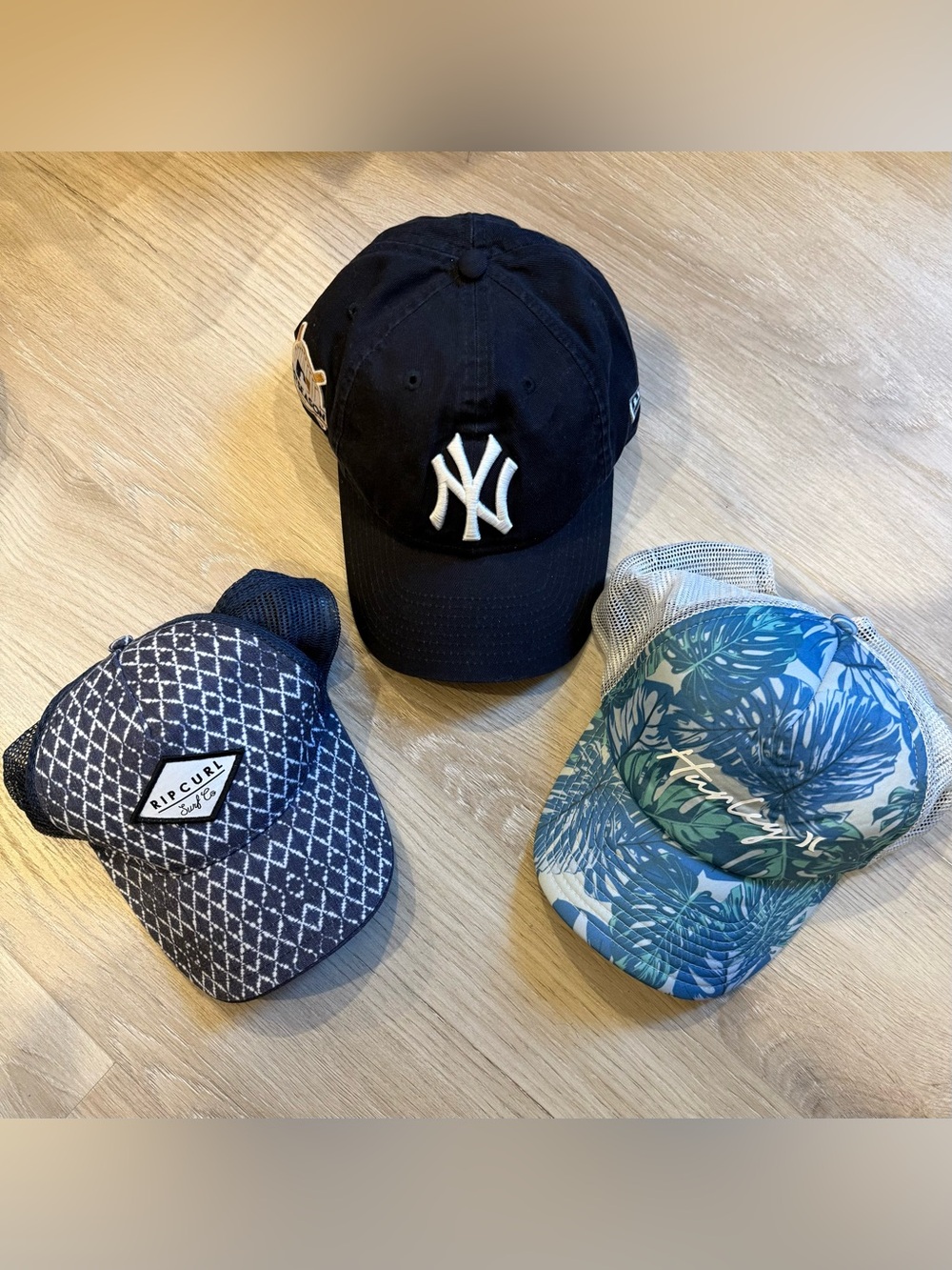 Adjustable hats, Hurley, Rip Curl, NY Yankees, different styles see photos